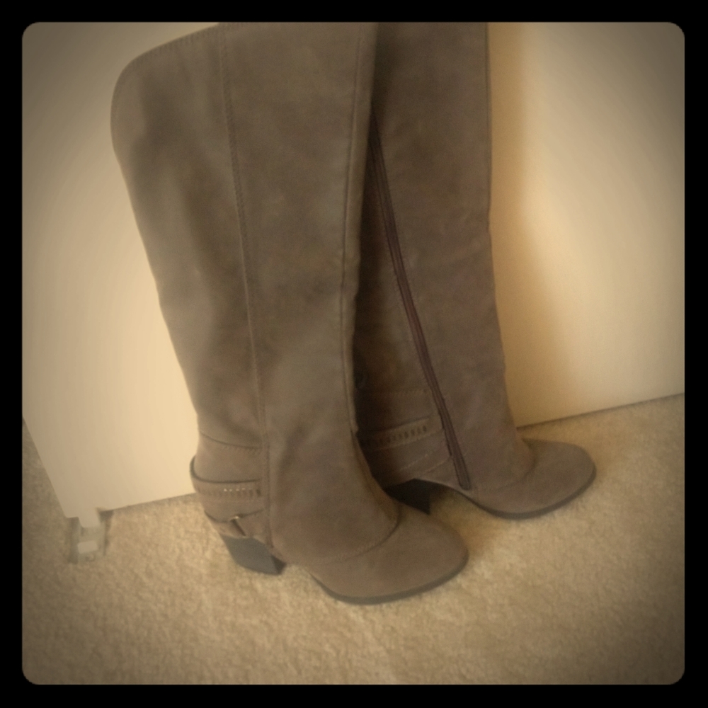 Ladies knee high cowboy style boots